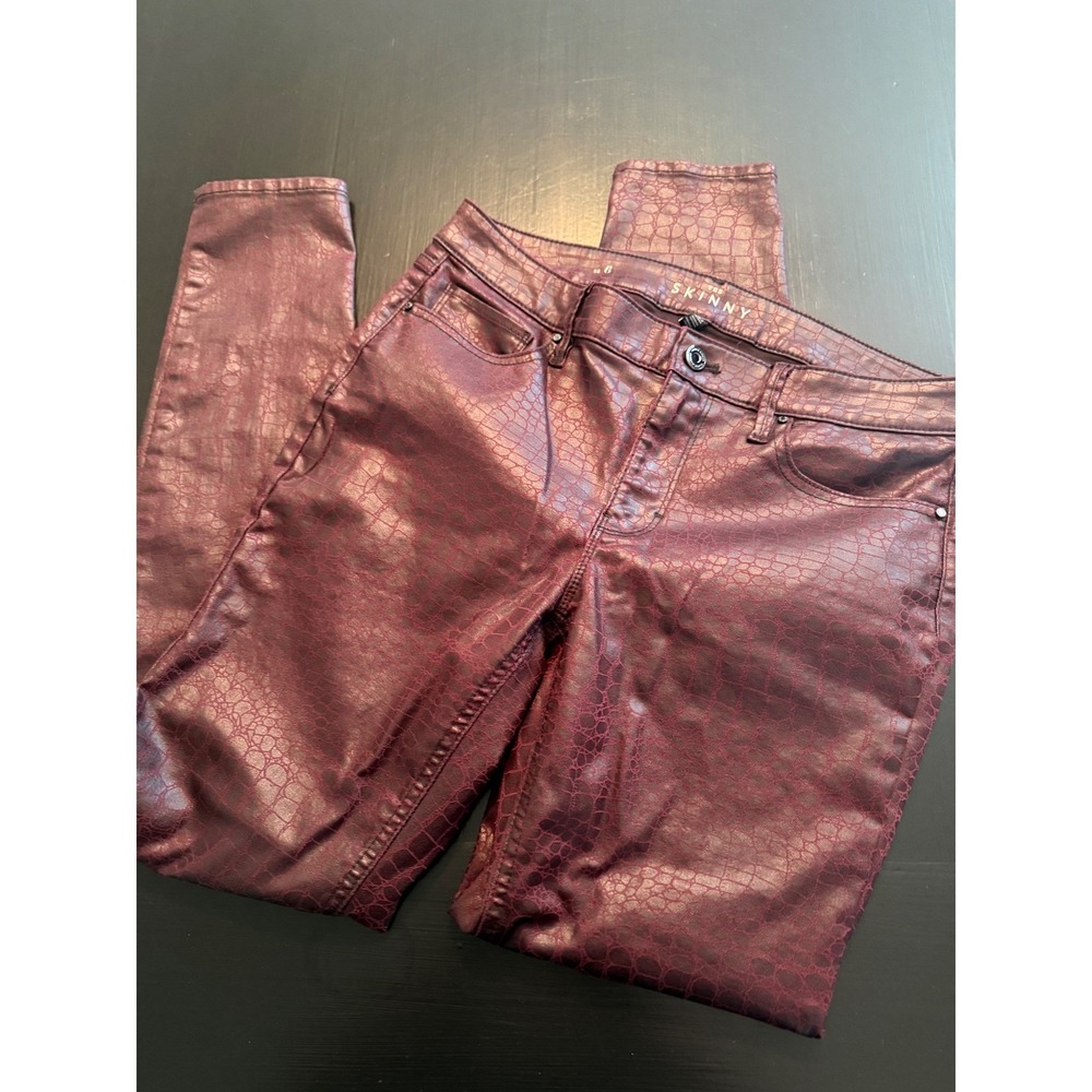 White House Black Market The Skinny Pants Burgundy Snakeskin Embossed Coated 6